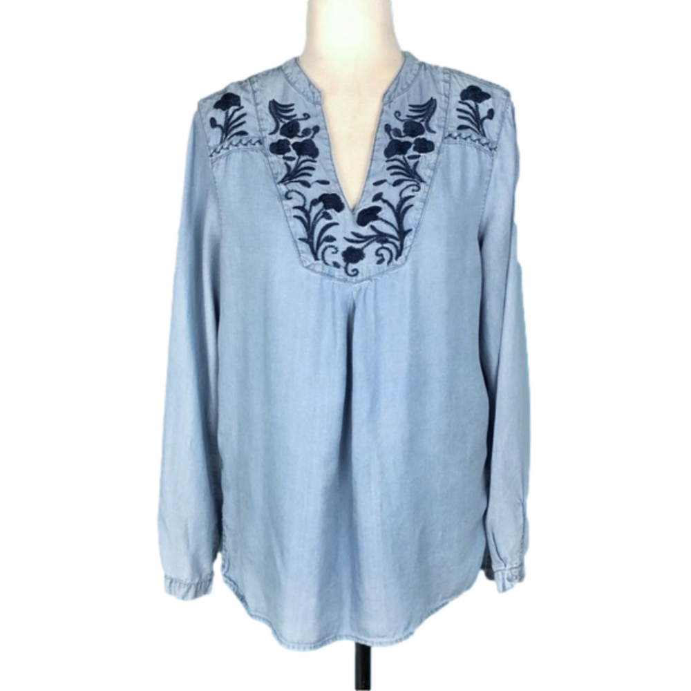 Standard Grace embroidered shirt